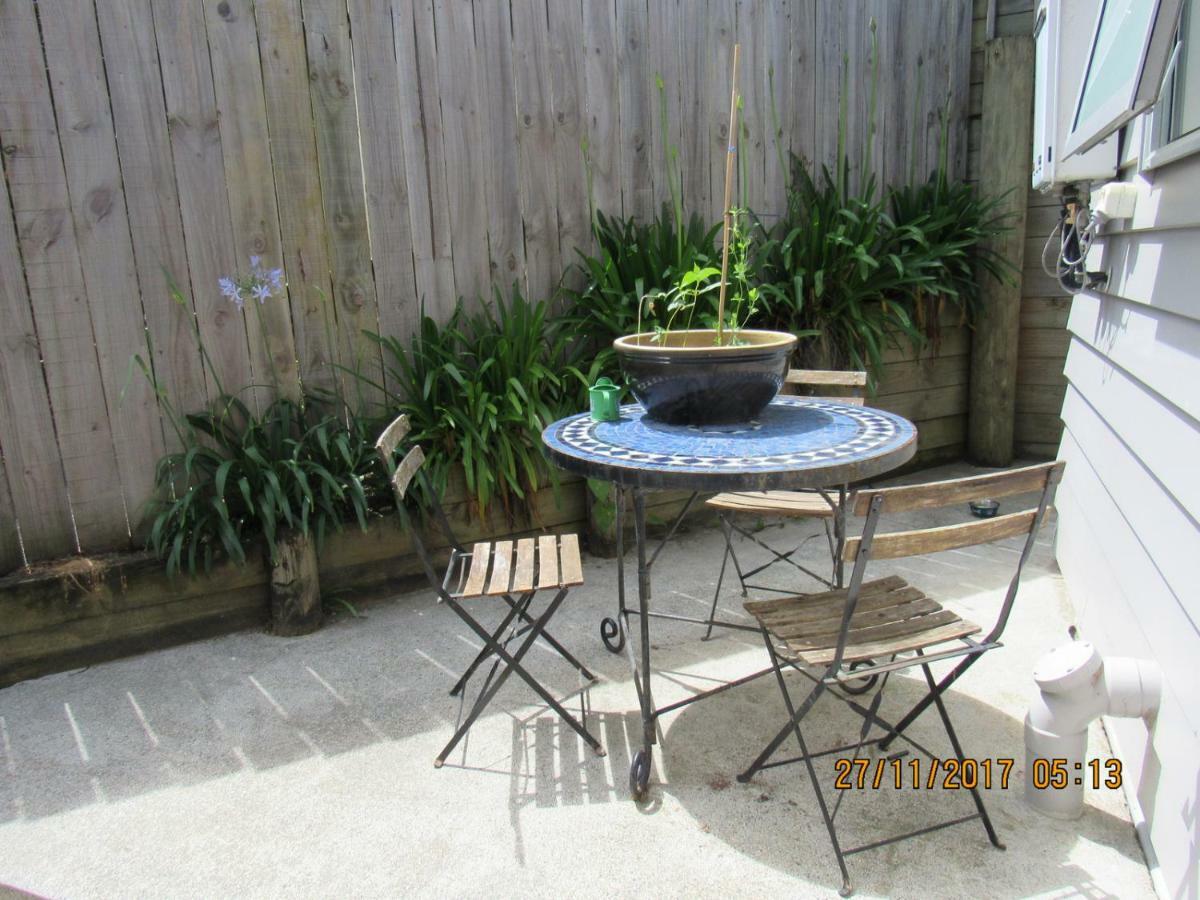 Castor Bay Homestay Auckland Exterior photo